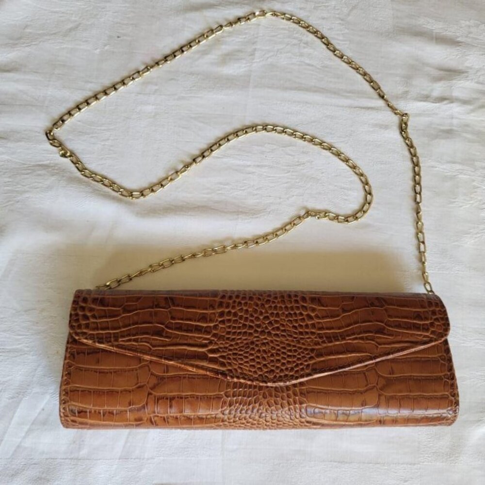 ✨Soprano Brown Croc-Embossed Leather Clutch with Gold Chain